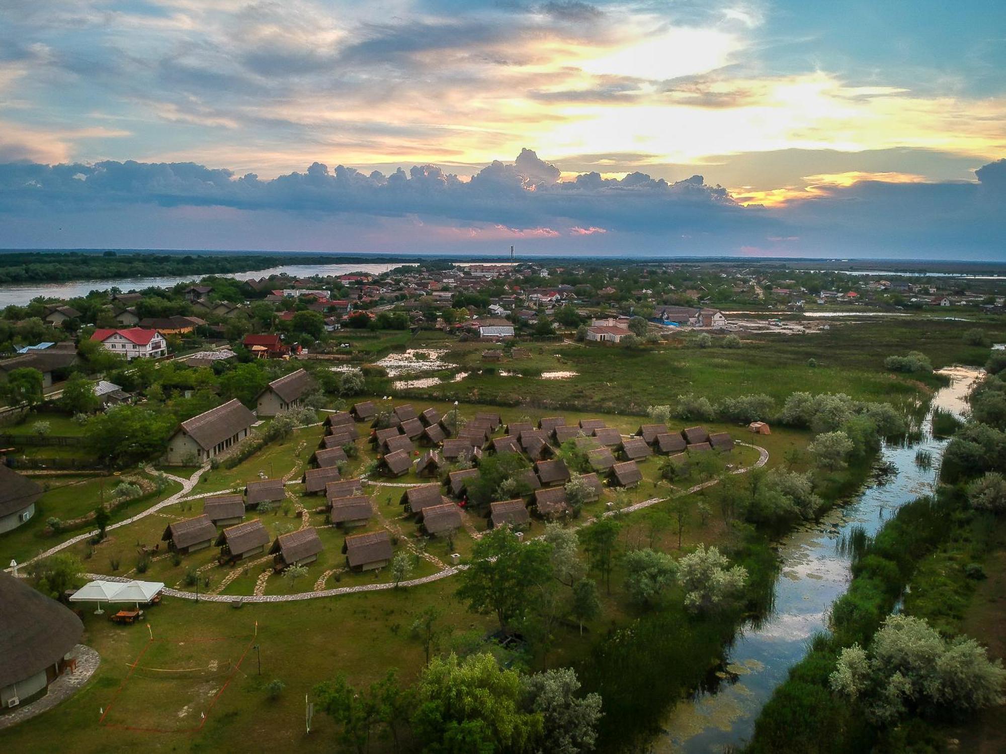 Dolphin Camping Сфинту Джордже Екстериор снимка